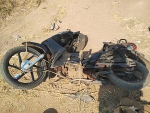 Motociclista morre em acidente após colisão com poste em Goiânia