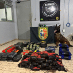 Polícias Federal e Militar apreendem drogas em porão de embarcação na fronteira do Amazonas