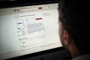 Defensora Pública lança obra sobre revisão periódica da prisão preventiva