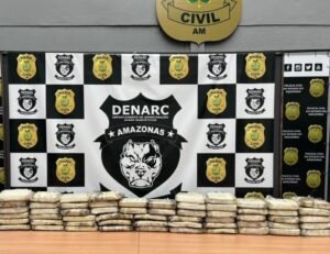 Cocaína avaliada em R$ 4,5 milhões é apreendida em rodas de picape dentro de uma balsa em Manaus