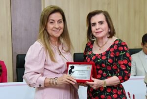 Presidente do TCE-AM recebe Prêmio “Mãos que Amparam” concedido pelo TJAM